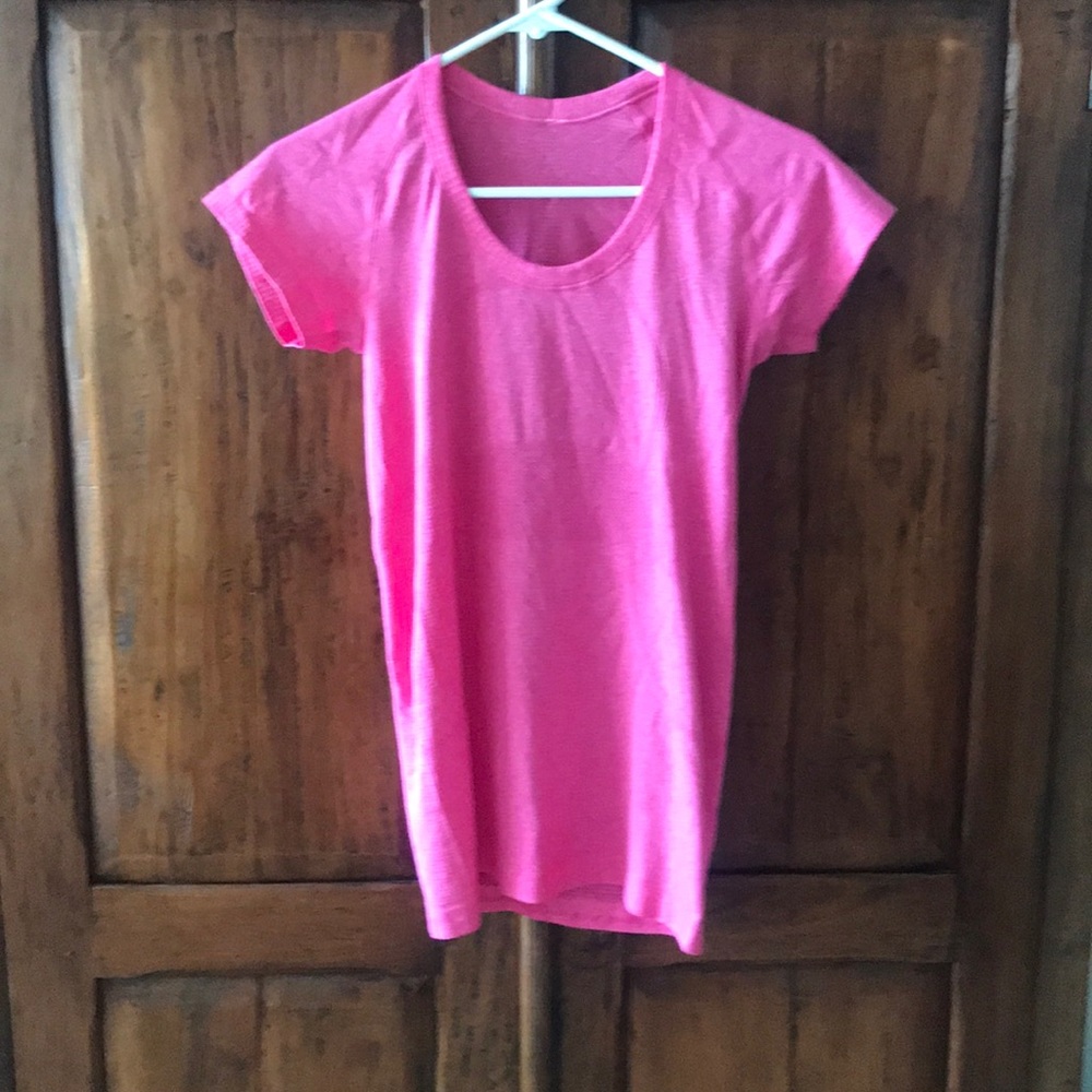 NWOT Lululemon swiftly short sleeve RARE ScoopNeck